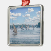 Feluccas fahren entlang des Nils - Assuan, Ägypten Ornament Aus Metall (Links)