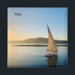 Felukka am Nil in Assuan Magnet<br><div class="desc">Felukka segelte am Nilfluss am Nasser-See,  Assuan,  Ägypten</div>