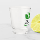Femaler Handel stoppen Grün Schnapsglas (Links)