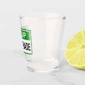 Femaler Handel stoppen Grün Schnapsglas (Rechts)