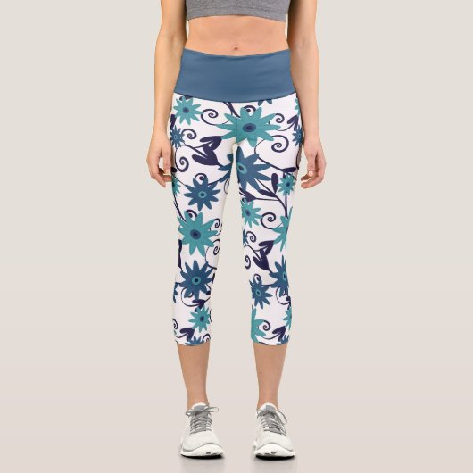 Feminine Blue Turquoise Blume Pattern Capri Leggings (Vorderseite)
