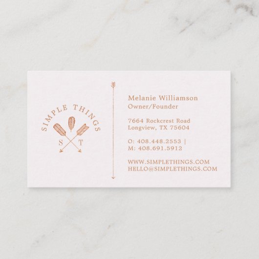 Feminine Bohemisch Boho Arrow Wappen und Monogramm Visitenkarte (Rückseite)