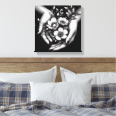 Feminine Floral Hand Minimalist Aesthetic Wall Art Leinwanddruck (Insitu (Schlafzimmer))