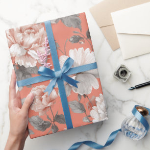 Feminines Korallenblüten Weißes Blumenmuster Geschenkpapier