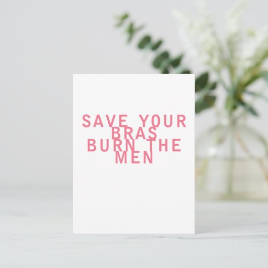 Feminismus Rette Bras brennen die Männer Funny Postkarte (Stehend Vorderseite)