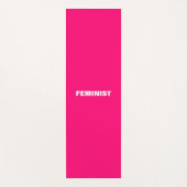 "Feminist" fuchsienrosa weiße Buchstaben Yogamatte (Vorderseite)