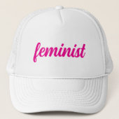 Feminist hot pink text truckerkappe (Vorderseite)