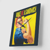 Feminist Machen Sie mir ein Sandwich Quadratische Wanduhr (Winkel)