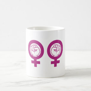 Feministisches Symbol der erhobenen Fäuste Frauene Kaffeetasse