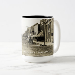 Fenimore Wisconsin South Main Street Circa 1900   Zweifarbige Tasse