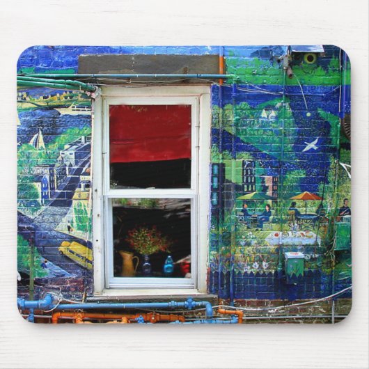 Fenster in einem Wandbild Mousepad (Vorne)