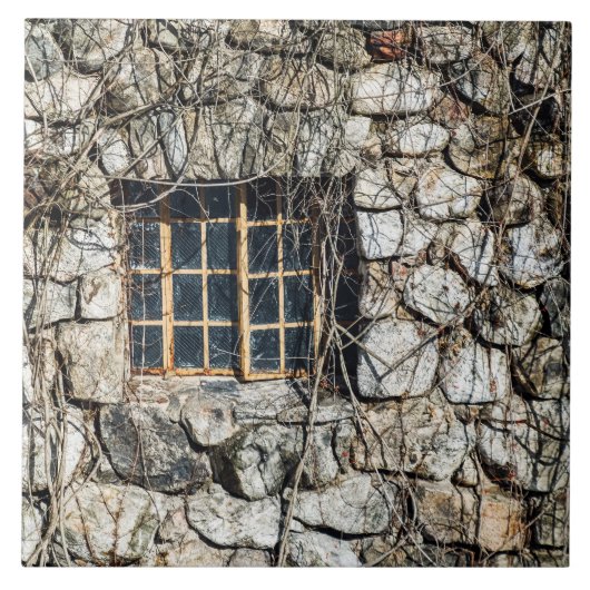 Fenster in einer Steinmauer Fliese (Vorderseite)