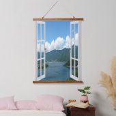 Fensteransicht See und Mauerwerk Wandteppich Mit Holzrahmen (Schlafzimmer)
