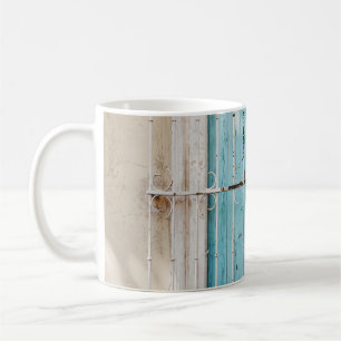 Fenstergitter aus weißem Stahl Kaffeetasse