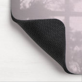 Fensterschatten auf rosa mousepad (Ecke)
