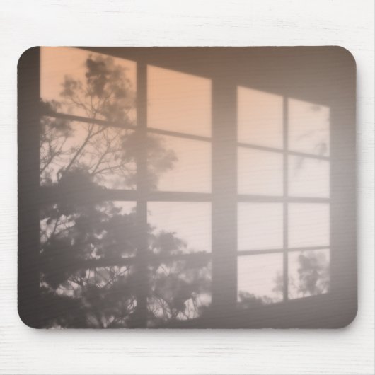Fensterschatten mit Laub Mousepad (Vorne)