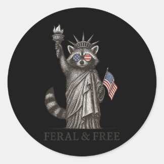 Feral & Amp; Free Raccoon American Feral Girl Runder Aufkleber