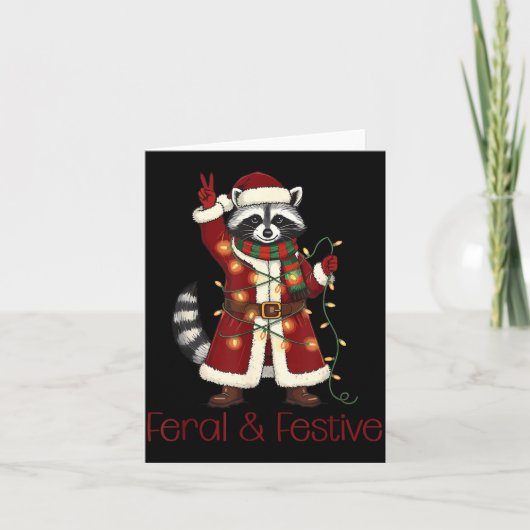 Feral And Festive Raccoon Funny Christmas Karte (Vorderseite)