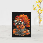 Feral Girl Fall Raccoon Halloween Pumpkin Raccoon Karte (Gelbe Blume)