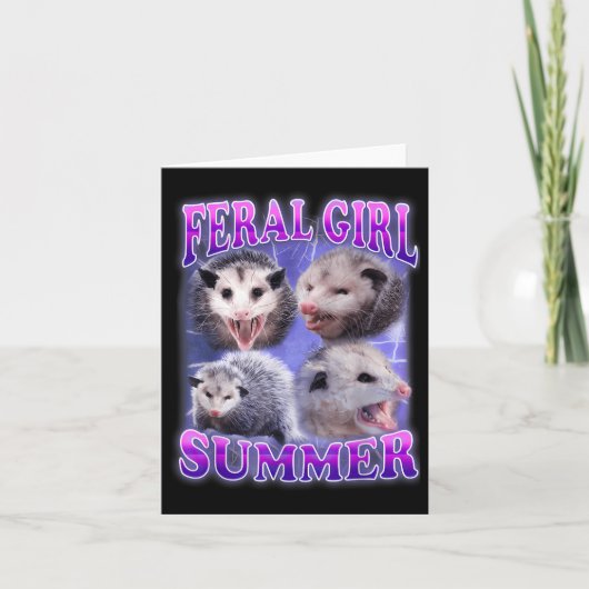 Feral Girl Summer Opossum Funny Meme Karte (Vorderseite)