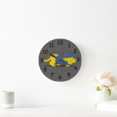 Ferald on the Prowl Runde Wanduhr (Zuhause)