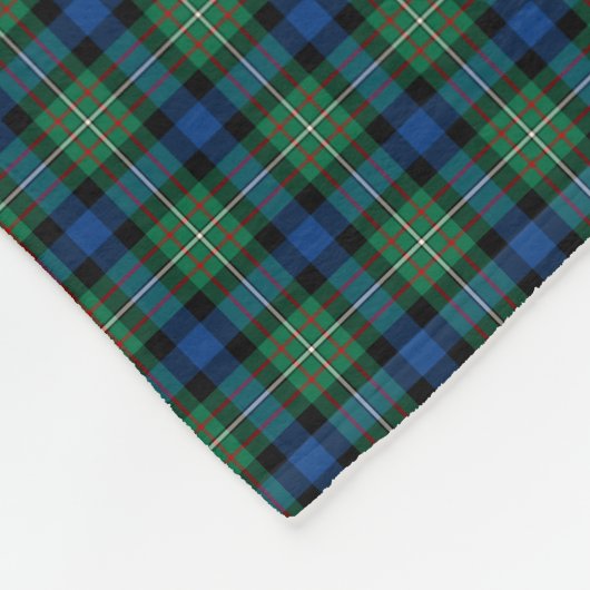 Ferguson Clan Blue, Green und Red Tartan Fleecedecke (Ecke)