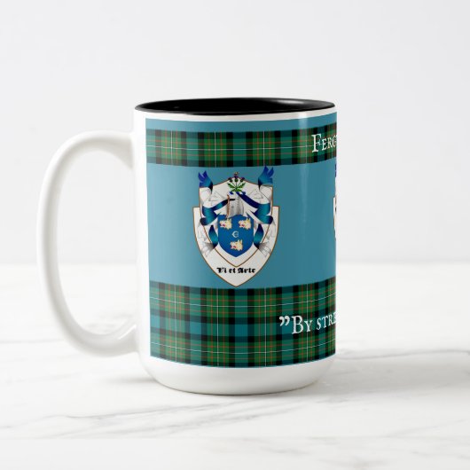 Ferguson-Clan-Tasse, Zweifarbige Tasse (Links)