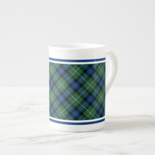 Ferguson-Familien-Tartan Grün und Königlich Blau K Porzellantasse