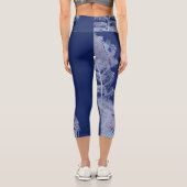 Fern Blätter Texture Sketch White Blue Capri Leggings (Rückseite)