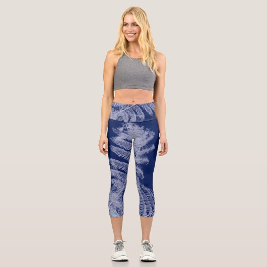 Fern Blätter Texture Sketch White Blue Capri Leggings (Vorderseite)