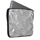 Fern in Schwarz und Weiß Laptopschutzhülle (Vorne Rechts)