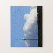 Fernsehturm Stuttgart mit Wolkengebirge Puzzle (Vertikal)