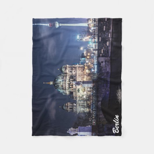 Fernsehturm und Berliner Dom in Berlin Fleecedecke (Vorderseite)