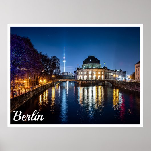 Fernsehturm und Museumsinsel in Berlin, Deutschlan Poster (Vorne)
