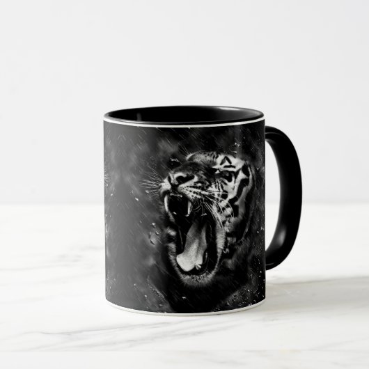 Ferocious Tiger Dark Background Tasse (VorderseiteRechts)