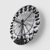 Ferris Wheel in Black and White Photo Gifts Runde Wanduhr (Winkel)