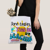 Fertig Unterricht. Zeit zum Begehen mit Sonnensche Tasche (Von Nahem)