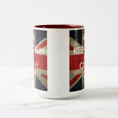 Fertigen Sie behalten Ruhe und weitermachen Zweifarbige Tasse (Mittel)