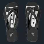 Fertigen Sie FarbTuxedo - Trauzeugen besonders an Badesandalen<br><div class="desc">Die perfekte Touch zu Ihrem Bestimmungsortstrand oder zu Poolsidehochzeit. FERTIGEN Sie DIE FARBE umdrehen Reinfälle mit einem schwarzen formalen Tuxedo, einem weißen Shirt und einem Bogen-Krawattenbild besonders an. Ihre Trauzeugen helfen Ihnen, in der Art mit diesen modernen "formalen Tuxedo-Purzelbäumen" zu heiraten hinzufügen eine zusammenpassende Hochzeitsart für die Brautjungfern! Besichtigen Sie...</div>