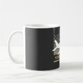 Fertigen Sie Text - niedriger Flügel-Flugzeug Kaffeetasse (Links)