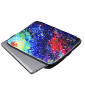 Fesselnde Farben des Universums. Jetzt kaufen Laptopschutzhülle (Vorne Knopf)