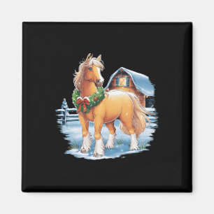 Festes Pferd mit Kranz in schneebedeckter Rnyard S Magnet