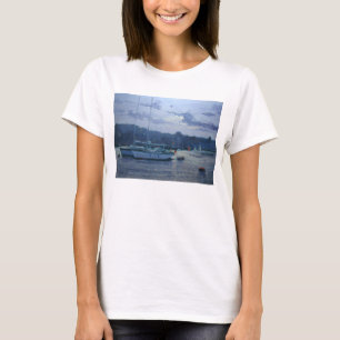 Festgemachter später Nachmittag der Yachten T-Shirt