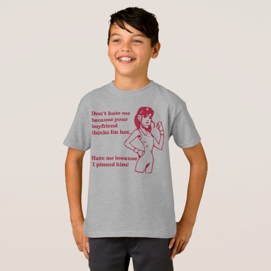 Festgesteckt durch ein Mädchen T-Shirt (Vorne ganz)