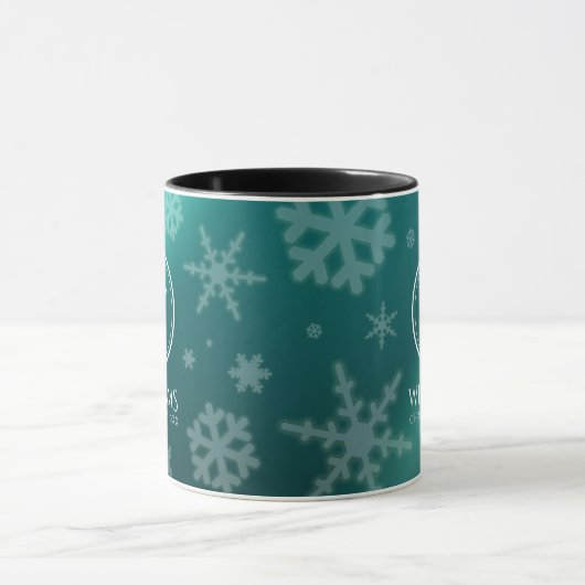 Festivals Light Blue Foil Snowflakes Monogram Name Tasse (Zentrum)