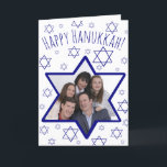Festivals Spaß Star von David Foto Rahmen Hanukkah Feiertagskarte<br><div class="desc">Diese lustige Karte ist ein wunderbarer Weg, um Ihren Freunden und Familie ein Happy Hanukkah zu wünschen. Ein festliches Design mit einem Star of David, der eigentlich ein Foto-Rahmen ist, in dem man ein Bild hochladen kann. Im Hintergrund sind kleine Sterne von David zu sehen, die an Schneeflocken erinnern. Niedliche...</div>