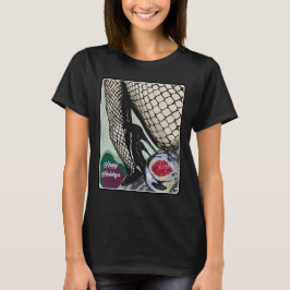 'Festive Fishnets' auf einem T-Shirt