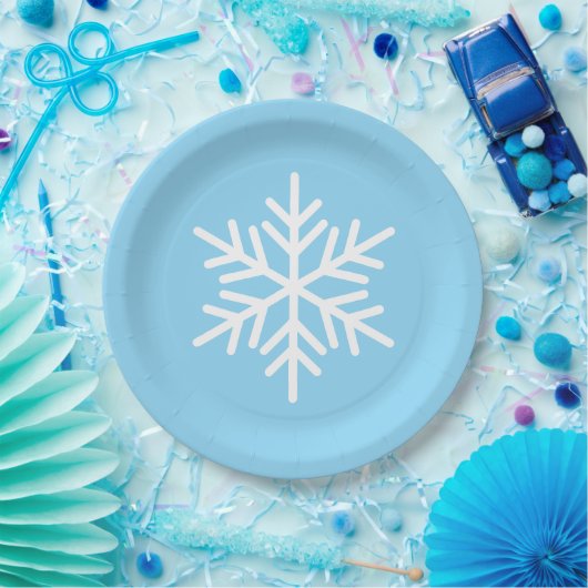 Festive Fun White Alpine Snowflake On Light Blue Pappteller (Party)