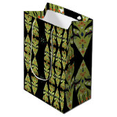 Festive Gift Wrap Green Black Pattern Mittlere Geschenktüte (Vorderseite Schrägansicht)