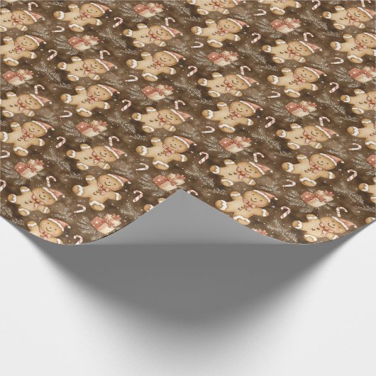 Festive Gingerbread Men with Gifts & Snowflakes Geschenkpapier (Ecke)